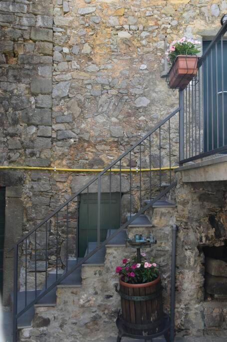 Casa Nel Borgo Antico Villa Quaratica Exterior foto